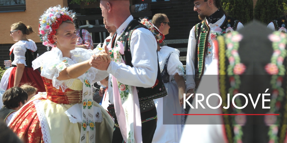 carousel_brokáty_krojove